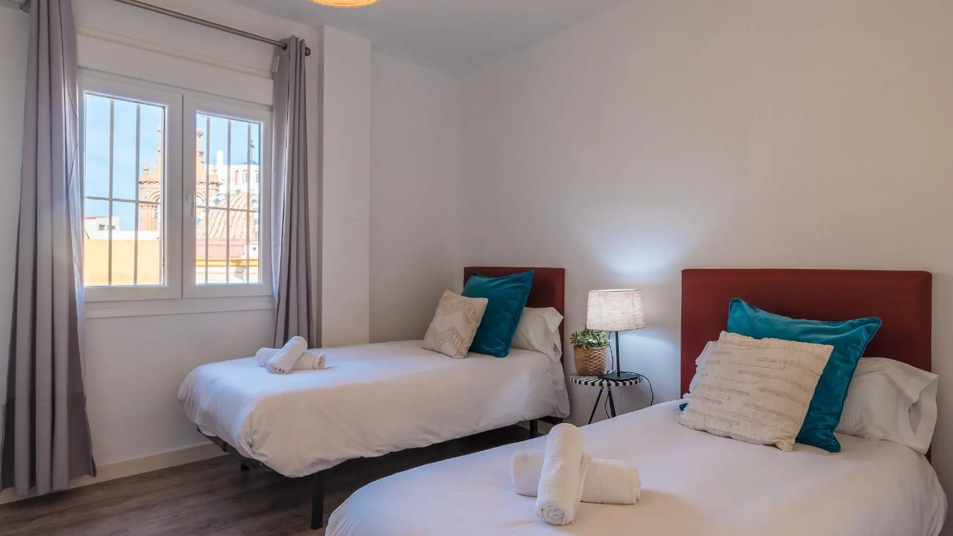 The Zentral Suites & Apartments Sevilla 0*,