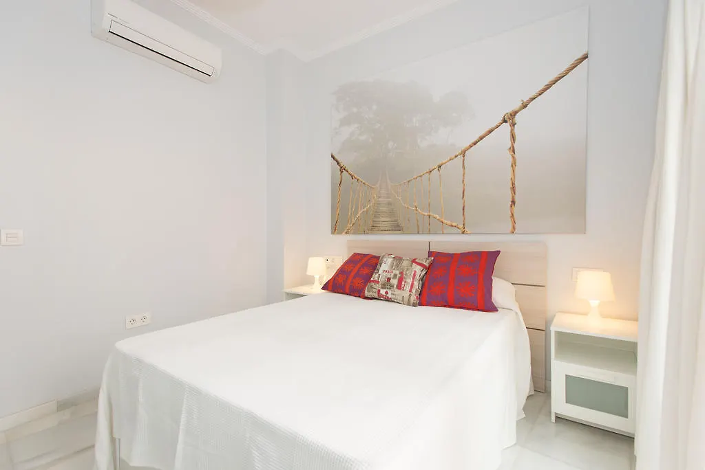 The Zentral Suites & Apartments Sevilla 0*,  Spanien